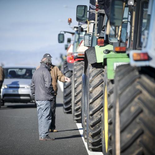 Έτοιμοι για μπλόκα σε Λάρισα και Νάουσα