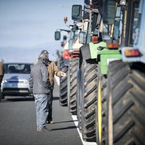 Έτοιμοι για μπλόκα σε Λάρισα και Νάουσα