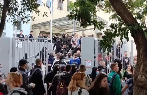 Επεισόδια σε λύκειο 