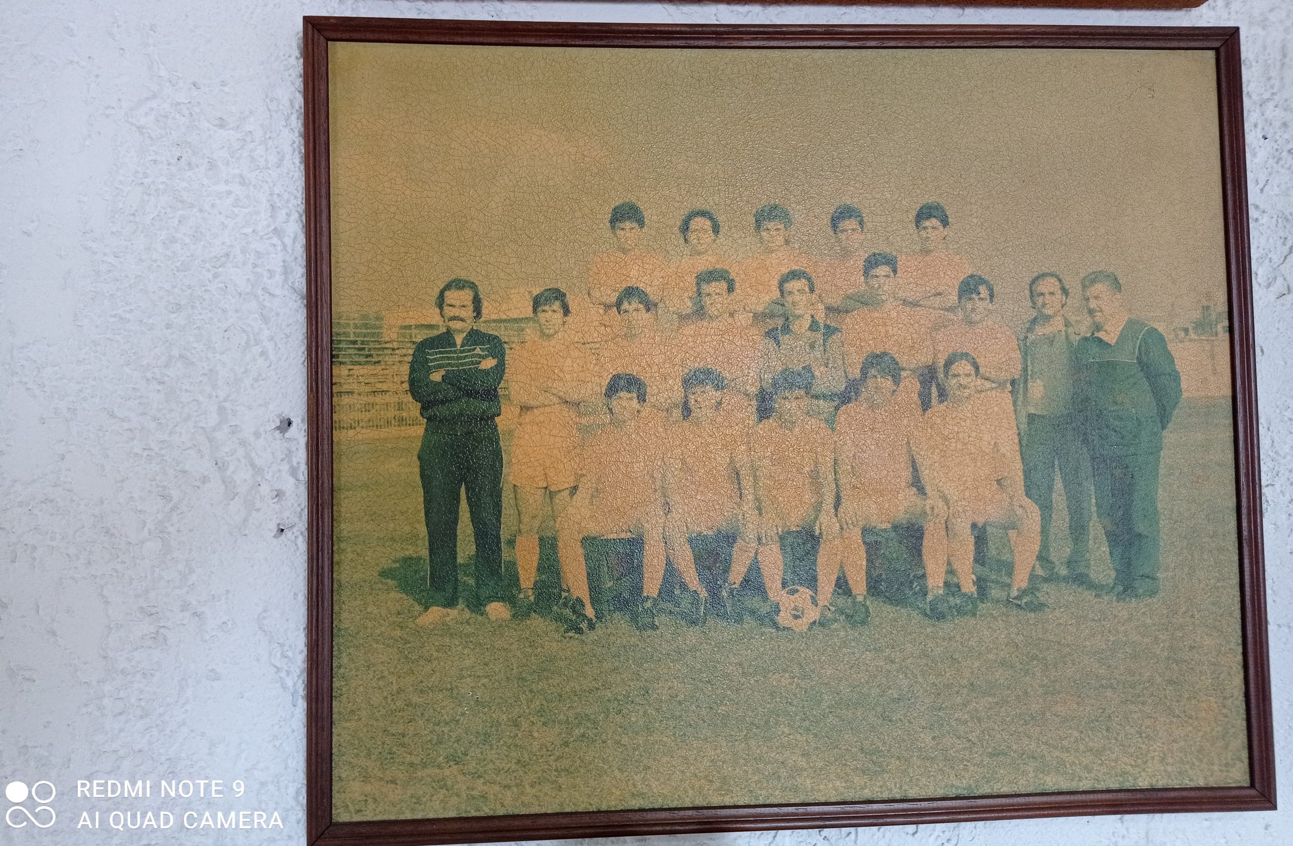 Αναμνηστική φωτογραφία του Άγιαξ Ταύρου στο γήπεδο του Φωστήρα Πηγή: kedenews.gr